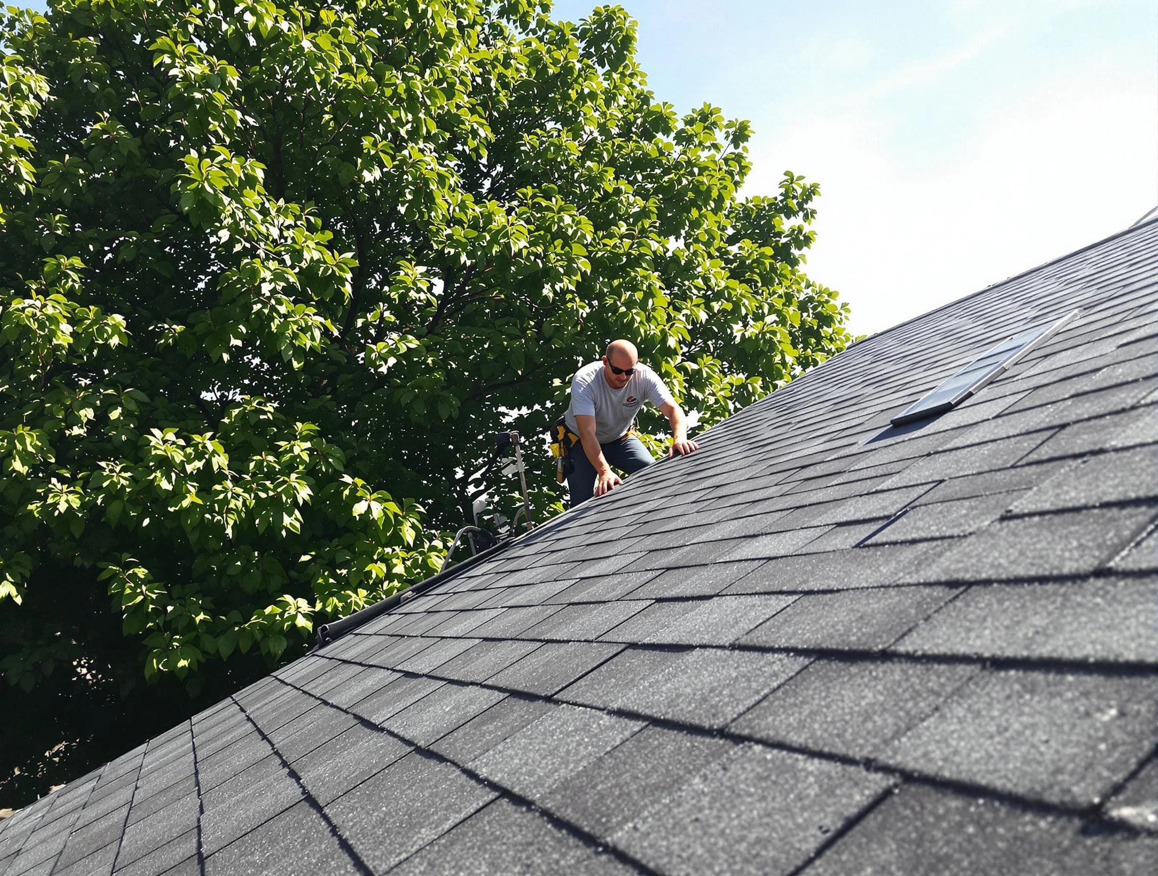 Certified roofers from Warrensville Heights Roofing Company working in Warrensville Heights, OH